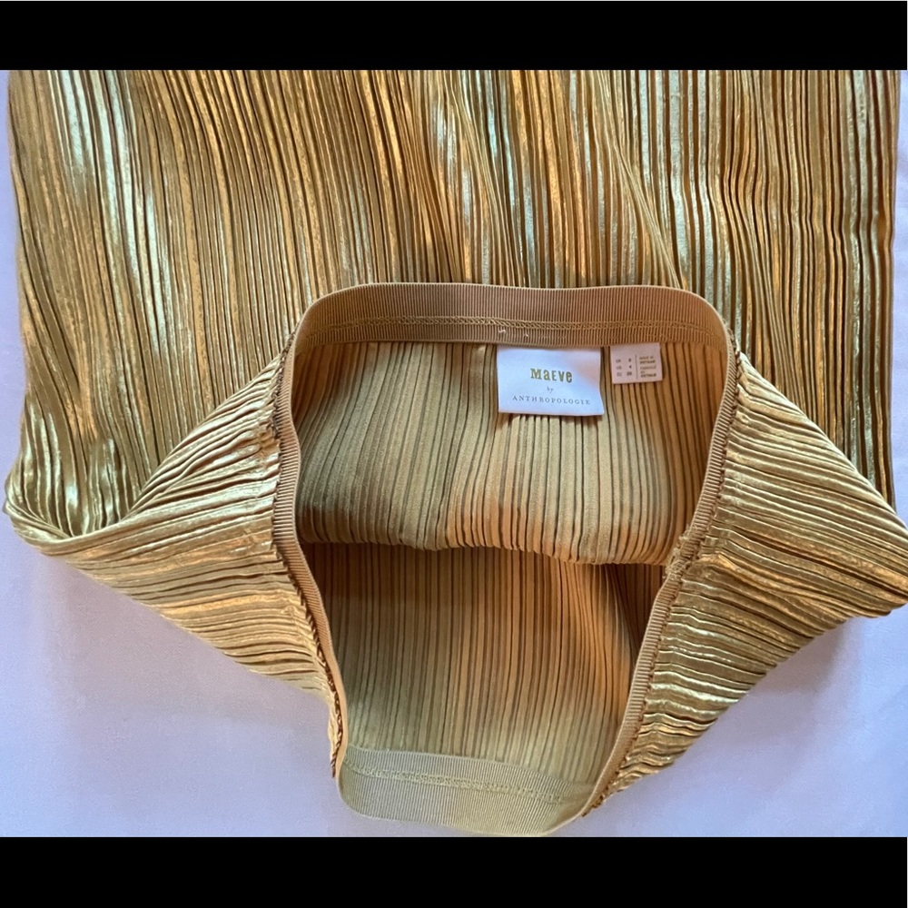🖤Anthropologie | Stunning Gold Shimmer Skirt!!